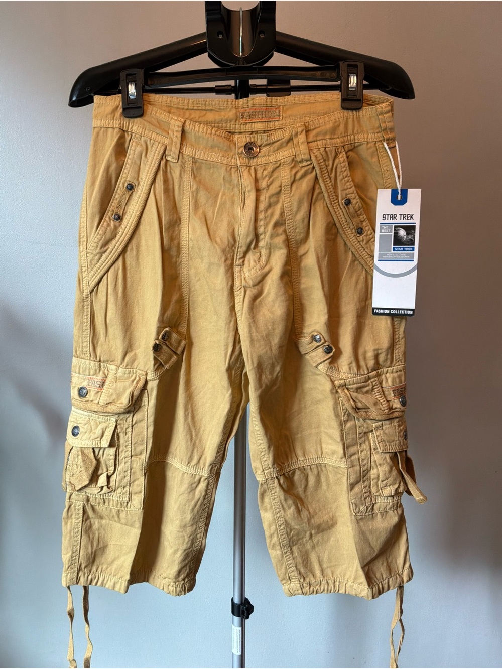 Star Trek Yellow Cargo Shorts Pants Men's Size 30